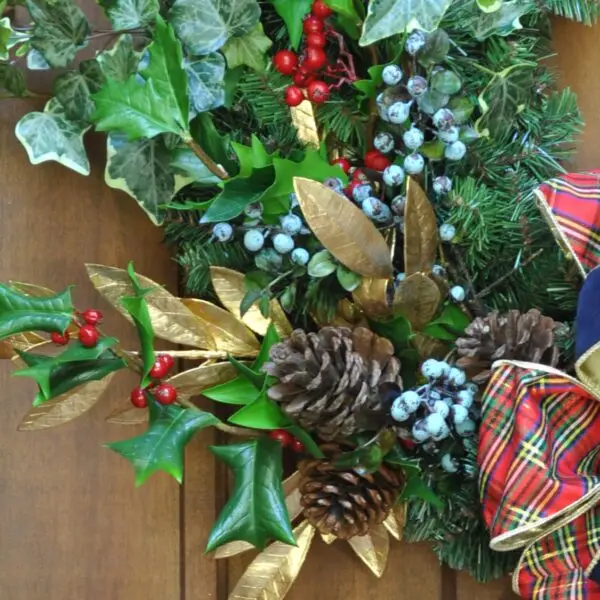 Blue Christmas Ivy Wreath close up Blue Christmas Ivy Wreath
