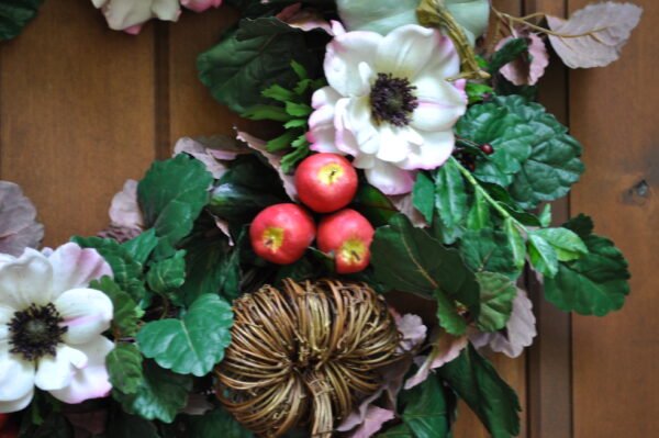 Anemone Autumn Wreath