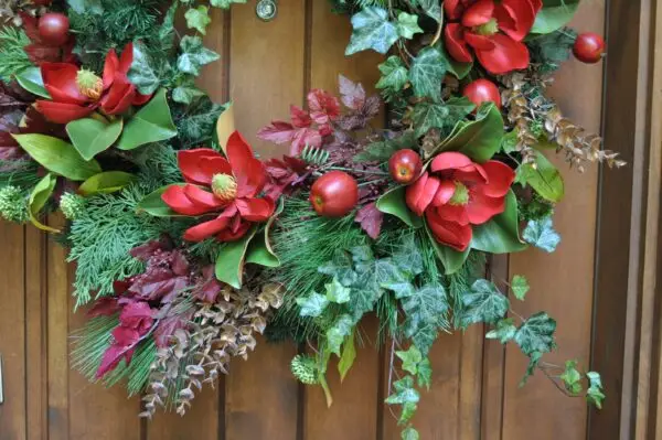 Magnolia Apple Christmas close up Magnolia Apple Christmas Wreath